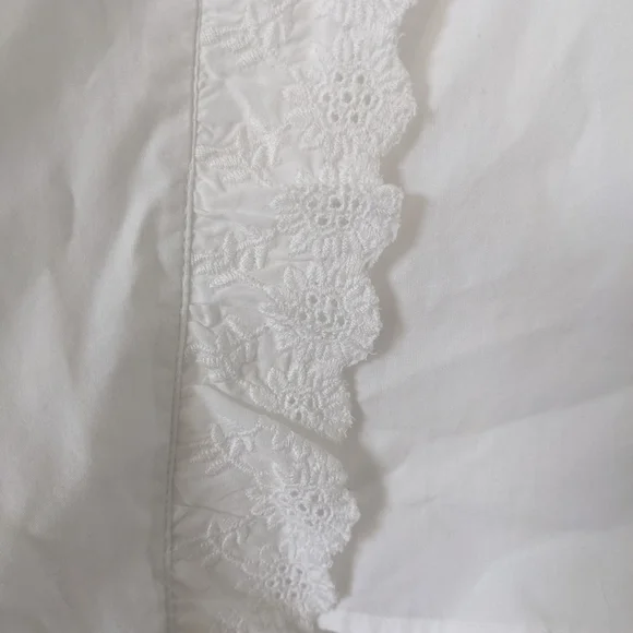 Scalloped Embroidery Blouse - WHITE - Picture 4 of 4